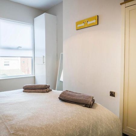 Spacious, Modern 4 Bed House Close To City Centre Chester Exterior photo