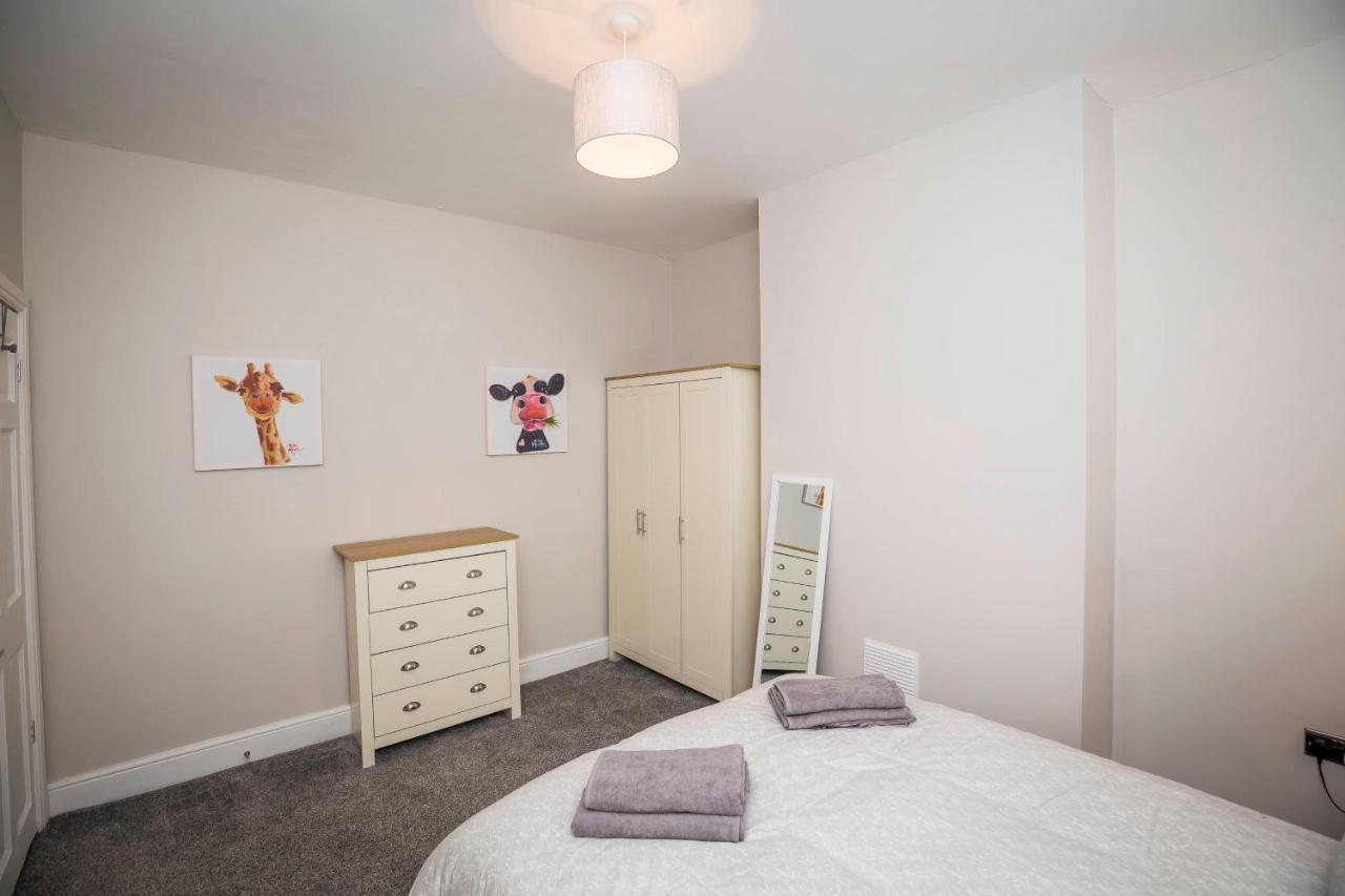 Spacious, Modern 4 Bed House Close To City Centre Chester Exterior photo