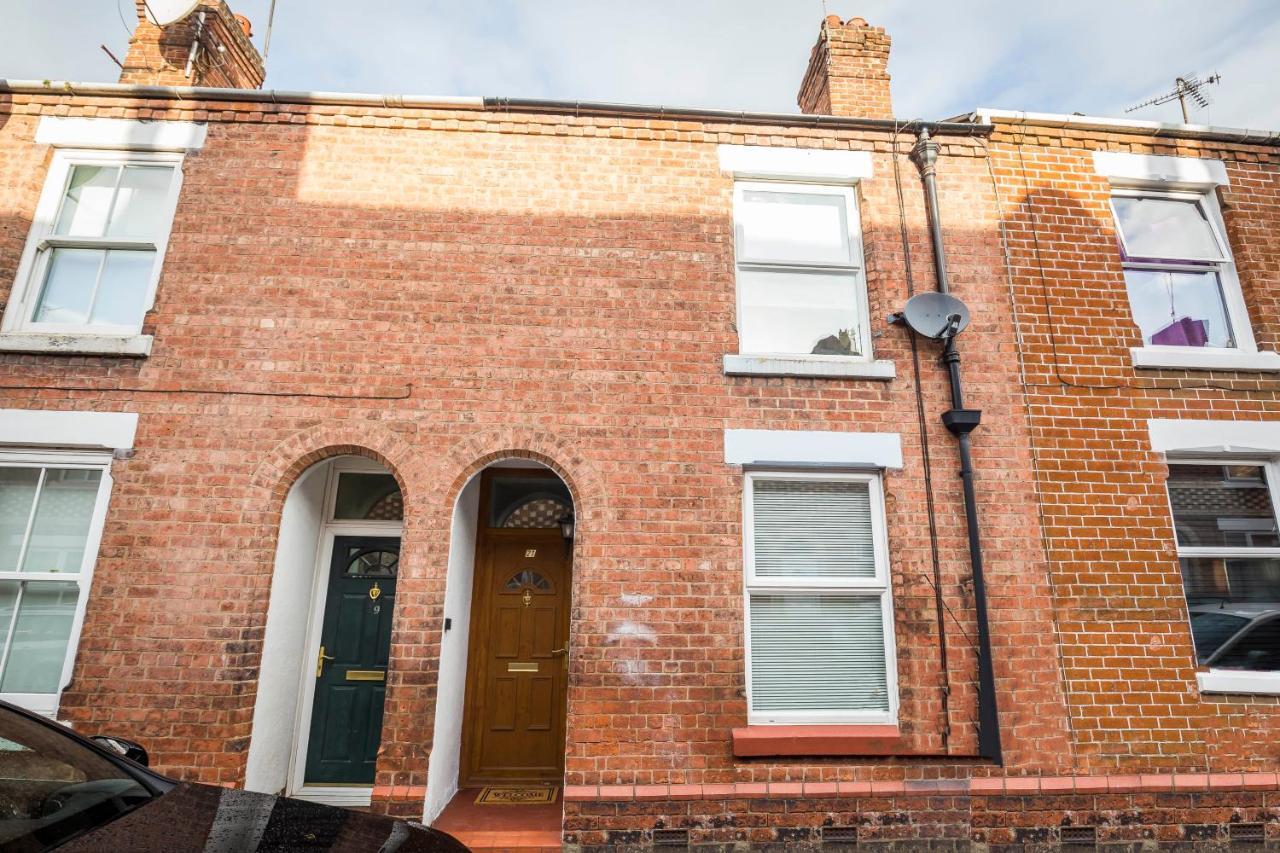 Spacious, Modern 4 Bed House Close To City Centre Chester Exterior photo